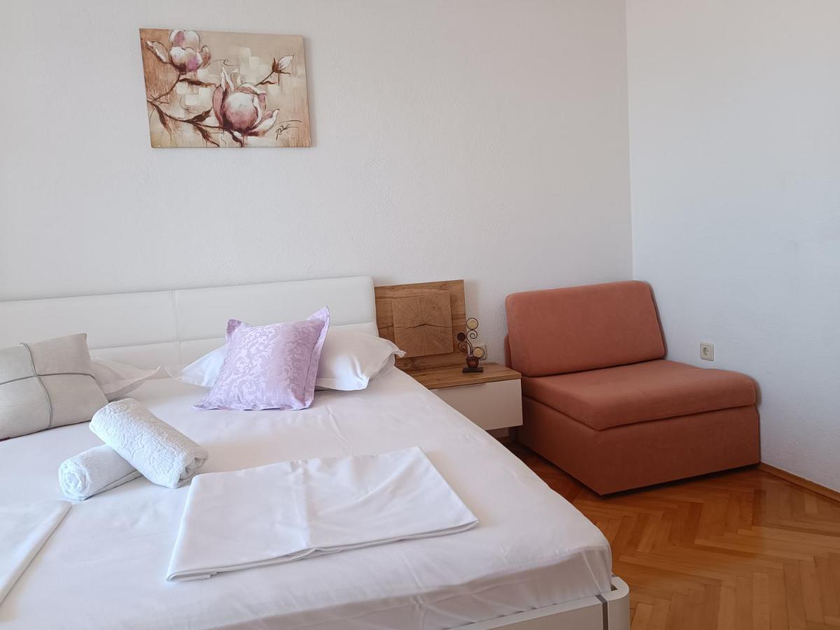 Apartments Niki Brela Luaran gambar
