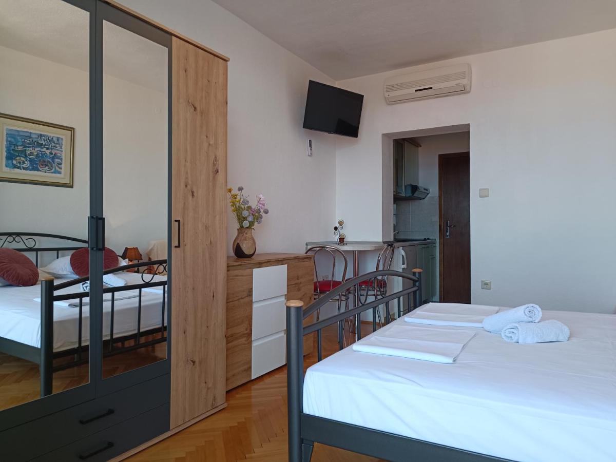 Apartments Niki Brela Luaran gambar