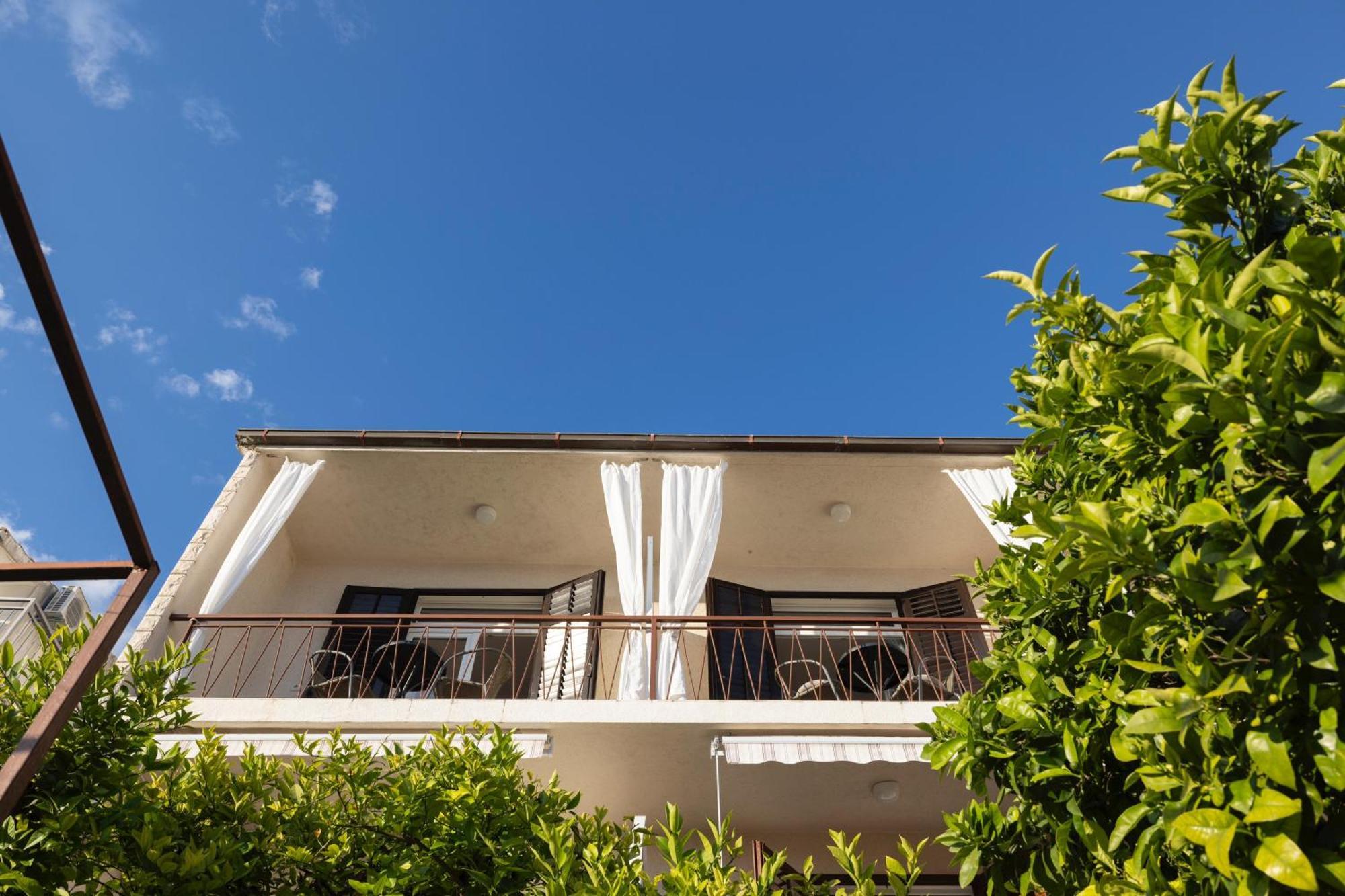 Apartments Niki Brela Luaran gambar