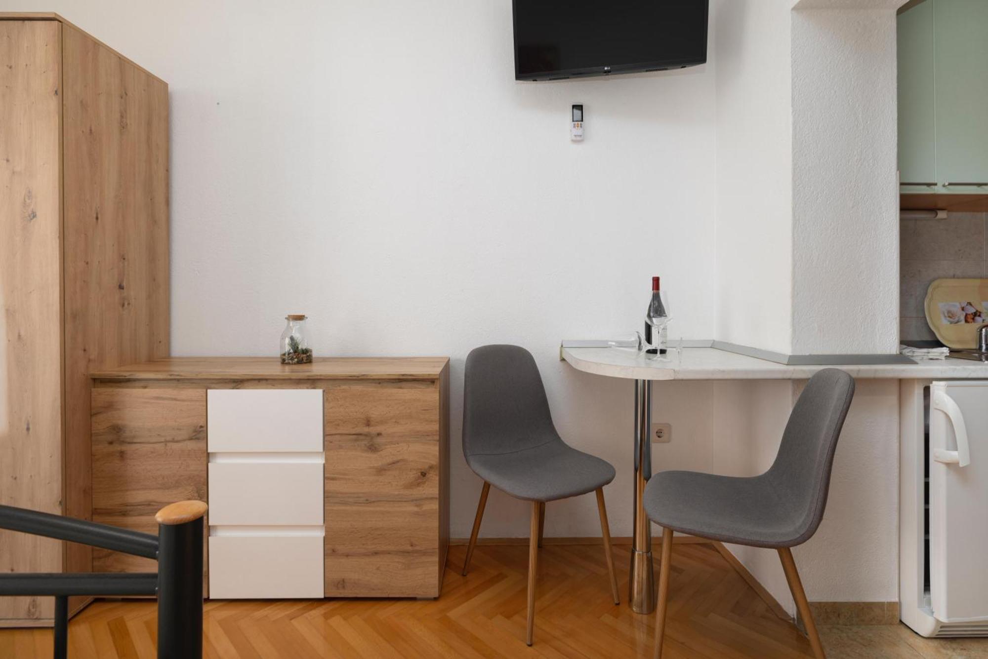Apartments Niki Brela Luaran gambar
