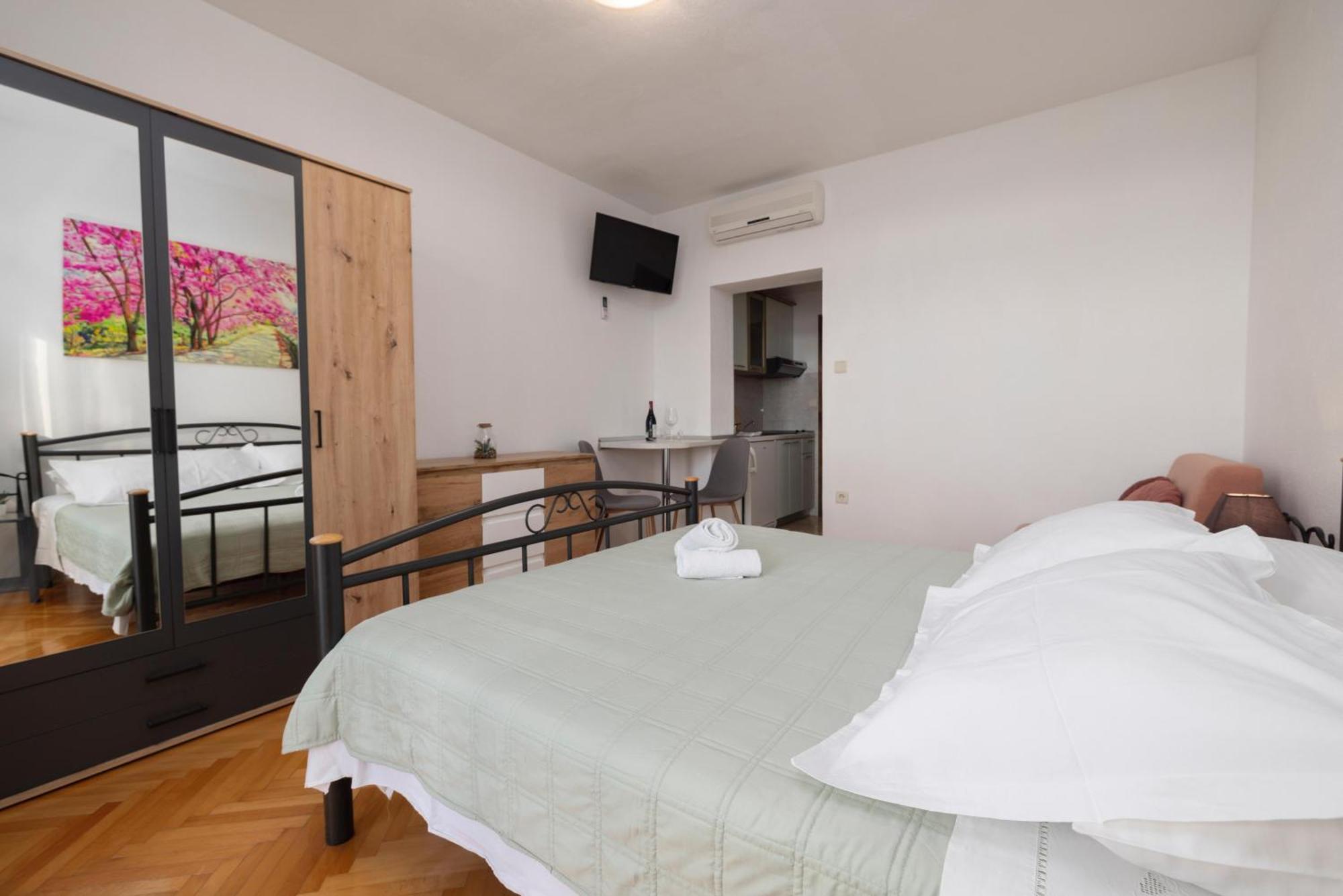Apartments Niki Brela Luaran gambar