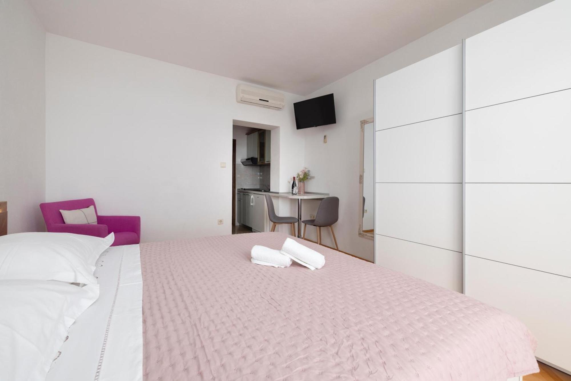 Apartments Niki Brela Luaran gambar
